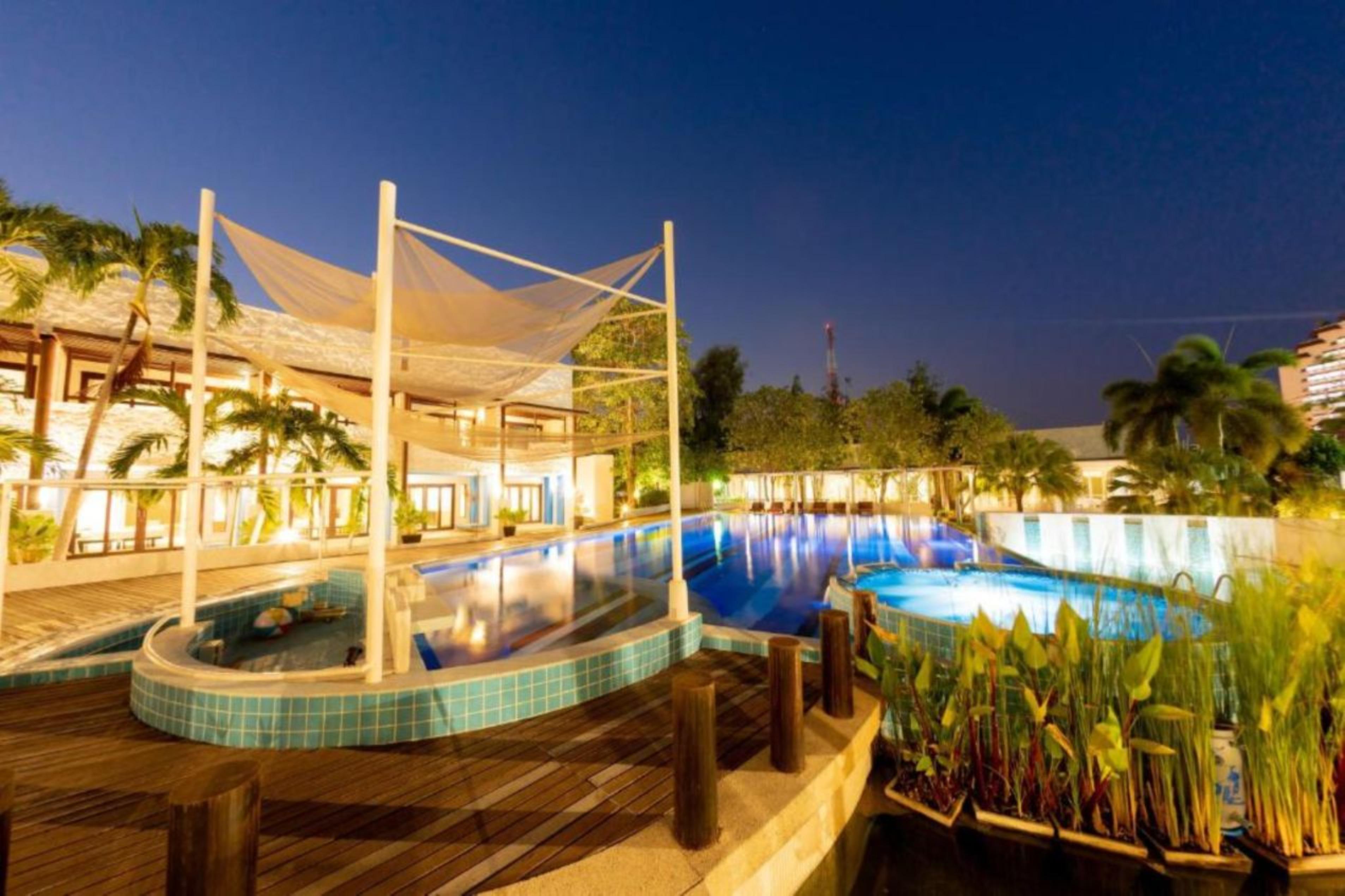 Kochira Hotel Хуа Хин Екстериор снимка